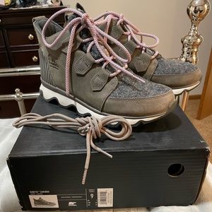 Sorel caribou quarry. Woman boot. Size 9. Like new!